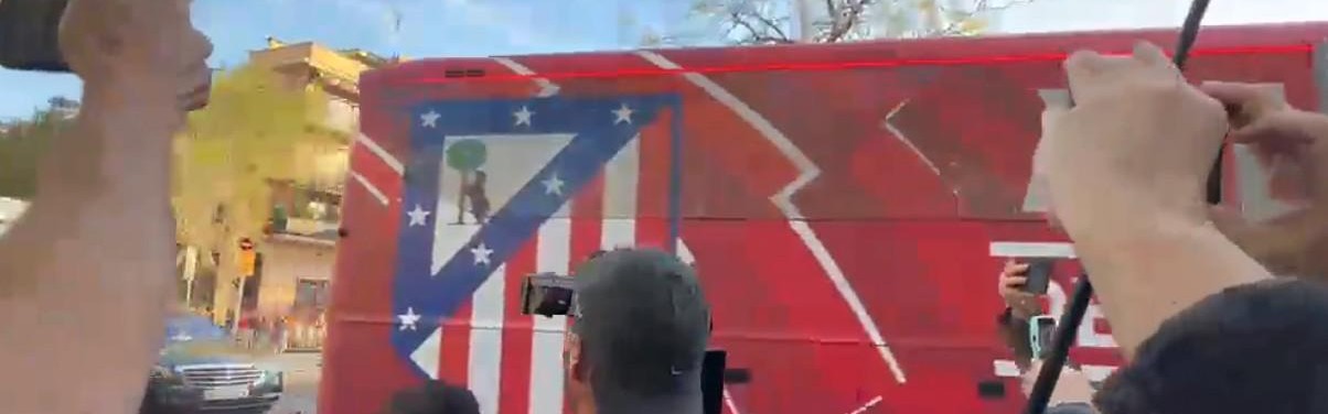 世界杯直播平台-科贝：马竞大巴前往诺坎普的路上遭石块攻击，两扇车窗被砸碎