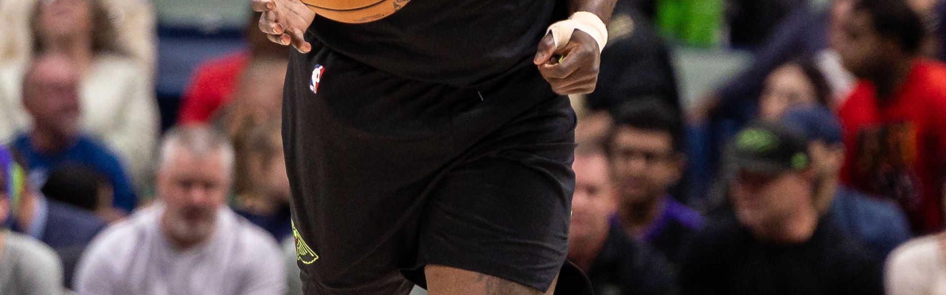 世界杯手机观看-进攻效率还是高！锡安对阵火箭8投6中&amp;8罚6中 砍下18分4板3助