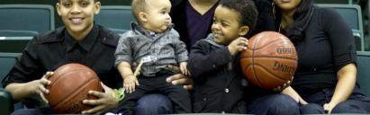 世界杯app下载-特伦特沿着父亲足迹战斗！小时候曾被姚明高高举起