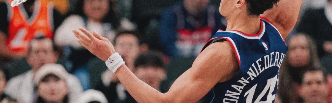 倒地惨叫！架回更衣室！快船遭遇沉重打击