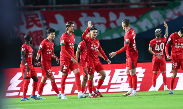 世界杯官方直播入口-足球报：河南队新外援边锋落地昆明，尹聪耀、阿布拉汗已签约