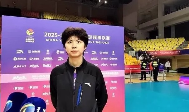 世界杯app下载-离谱！天津女排替补战河南：陈鹤心表现拉胯，刘鑫实力差还怪队友|路晶|球迷|球员|失误|机会_新浪体育_新浪新闻